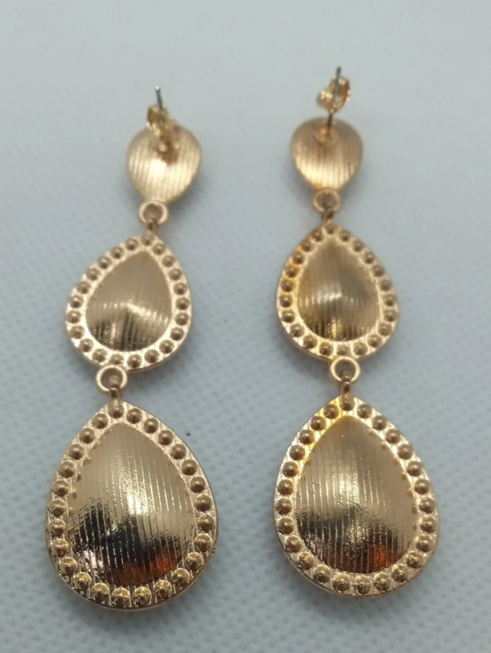 TRIPLE STONE EARRINGS - Picture 3 of 7